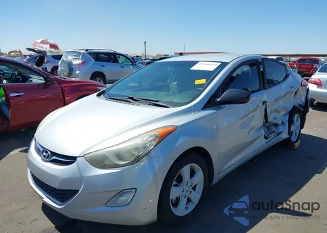2013 Hyundai Elantra Gls z USA, uszkodzony, nr VIN KMHDH4AE3DU804198
